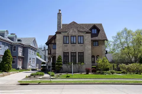 15 S Park Ave, Fond Du Lac, WI 54935