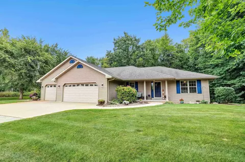 356 Falcon Cir, Pulaski, WI 54162
