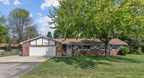 1720 Acorn Ct, Menasha, WI 54952