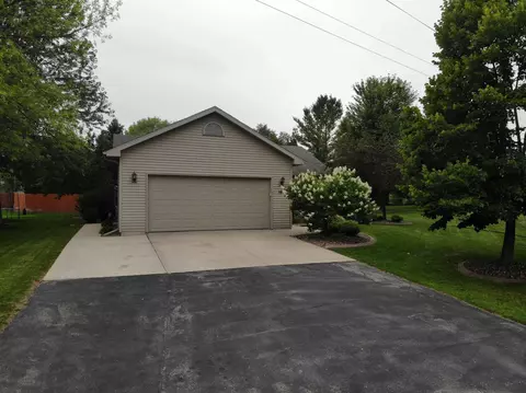 n165 Springfield Court, Appleton, WI 54915 photo 2