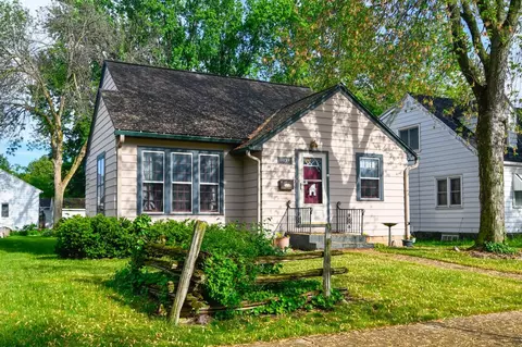 1133 12th Ave, Green Bay, WI 54304