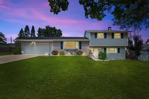 1616 Glen Rd, Green Bay, WI 54313