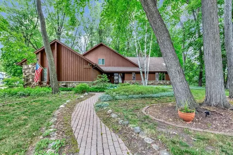 2417 Marathon Ave, Neenah, WI 54956