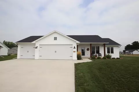 5366 Pasture Ct, Omro, WI 54963