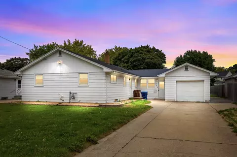 738 Pleasant Ln, Menasha, WI 54952