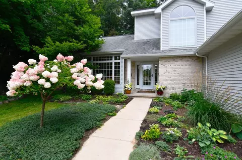 2626 Tirol Ct, Green Bay, WI 54302