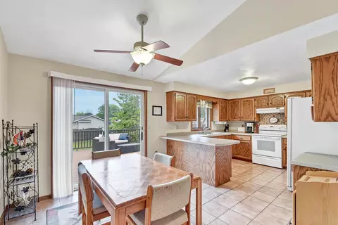 2124 S Driftwood Ln, Appleton, WI 54915 photo 3