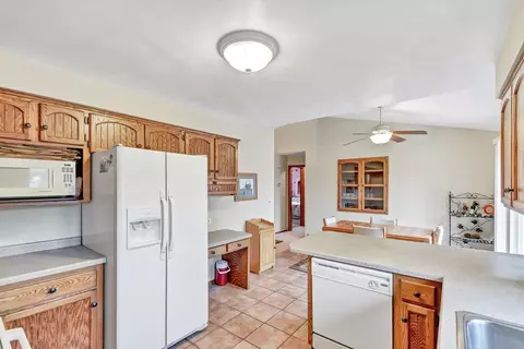 2124 S Driftwood Ln, Appleton, WI 54915 photo 11