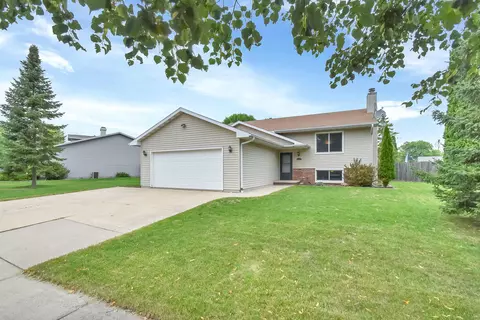 2124 S Driftwood Ln, Appleton, WI 54915