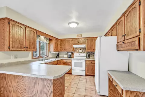 2124 S Driftwood Ln, Appleton, WI 54915 photo 9