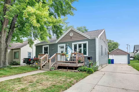 1841 Van Deuren St, Green Bay, WI 54302