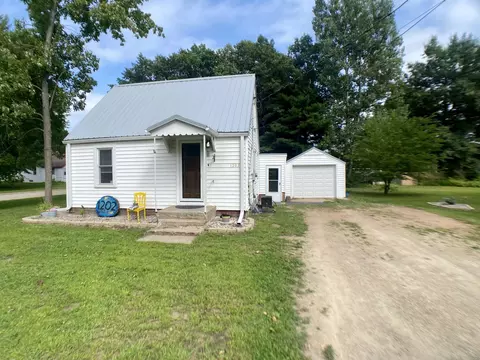 1202 S Andrews St, Shawano, WI 54166