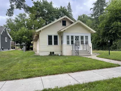 413 W Eagle St, Shawano, WI 54166 photo 2