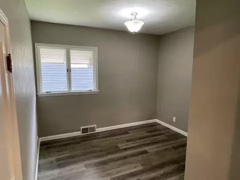 413 W Eagle St, Shawano, WI 54166 photo 10