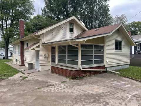 413 W Eagle St, Shawano, WI 54166 photo 3