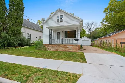 367 Rosalia St, Oshkosh, WI 54901