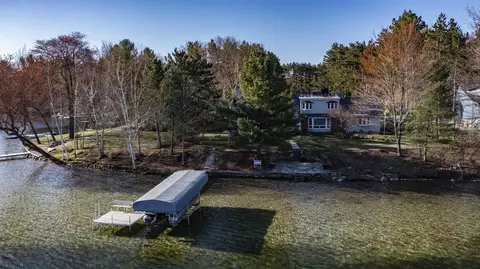 n2300 Country Lane, Waupaca, WI 54981