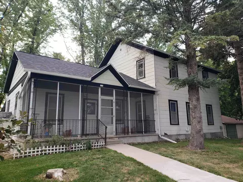 104 N 6th St, Winneconne, WI 54986