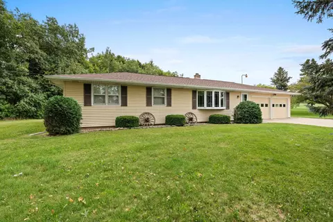 4039 County Road Pp, De Pere, WI 54115