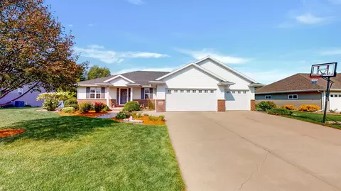 1432 Honor Way, De Pere, WI 54115