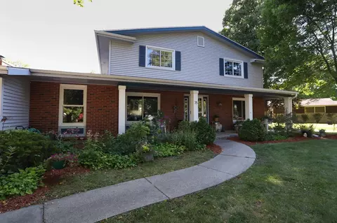 75 Elm Acres Dr, Fond Du Lac, WI 54935