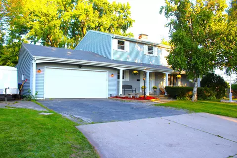 1012 Bridgewood Dr, Neenah, WI 54956