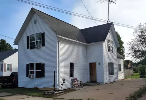 714 NE 2nd St, Marion, WI 54950