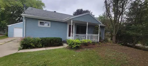 917 Raton Ct, Manitowoc, WI 54220