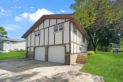 5131 Lakewind Dr, Butte Des Morts, WI 54927