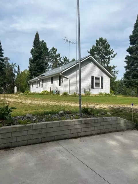 Exterior - w10789 County Road X, Crivitz, WI 54114 photo 3 of 16