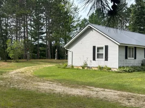 Exterior - w10789 County Road X, Crivitz, WI 54114 photo 6 of 16