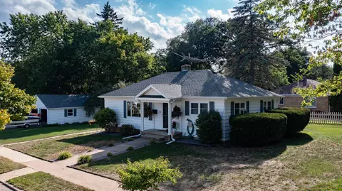 315 Scott St, Waupaca, WI 54981