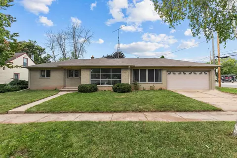 652 Manitowoc St, Menasha, WI 54952