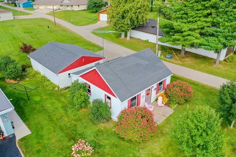 9412 St Bernadette Rd, Suring, WI 54174