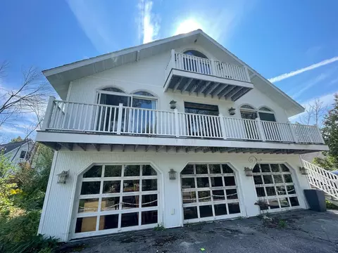 9928 Water St, Ephraim, WI 54211