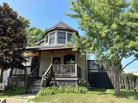 1330 W Summer St, Appleton, WI 54914