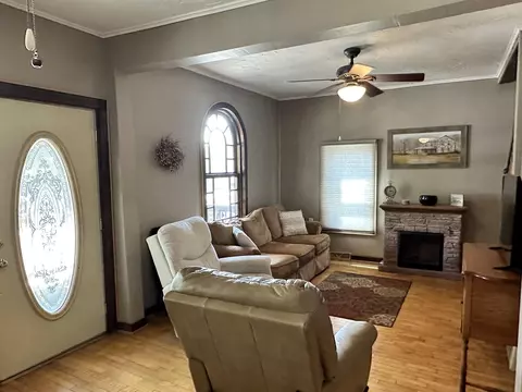 1330 W Summer St, Appleton, WI 54914 photo 2