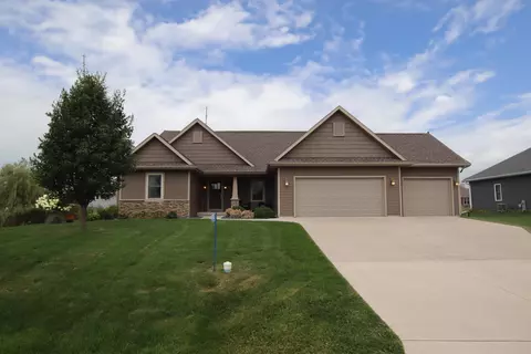 n6076 Wild West Lane, Fond Du Lac, WI 54937