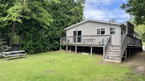 8259 Coffey Ln, Oconto Falls, WI 54154