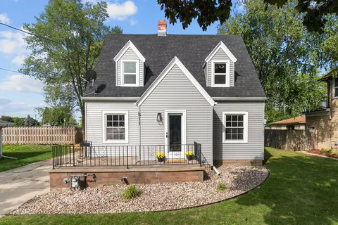 511 Vandenbroek St, Little Chute, WI 54140