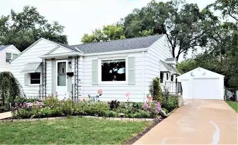 892 Roscoe St, Green Bay, WI 54304