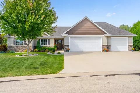 w6480 Cherrybark Circle, Menasha, WI 54952