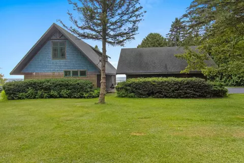 514 Lakeview Dr, Algoma, WI 54201