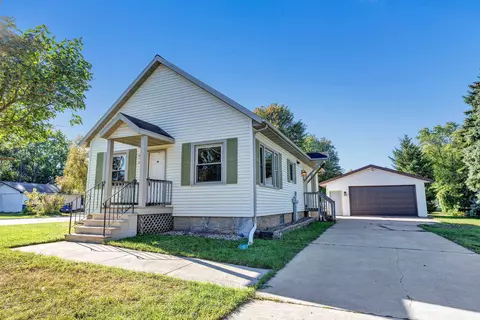 630 1st St, Pulaski, WI 54162