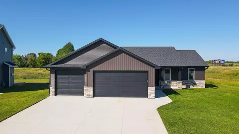1375 Boxer St, Kaukauna, WI 54130