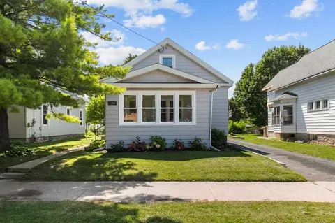 421 W 11th Ave, Oshkosh, WI 54902