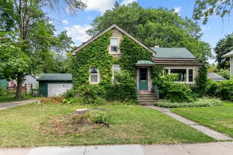 1318 Washington Ave, Oshkosh, WI 54901