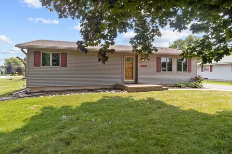1248 Lake Breeze Rd, Oshkosh, WI 54904