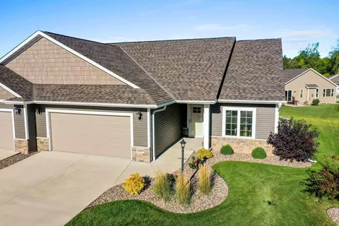 2229 Mahogany Trl, De Pere, WI 54115