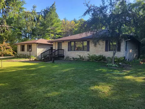 832 N Main St, Neshkoro, WI 54960